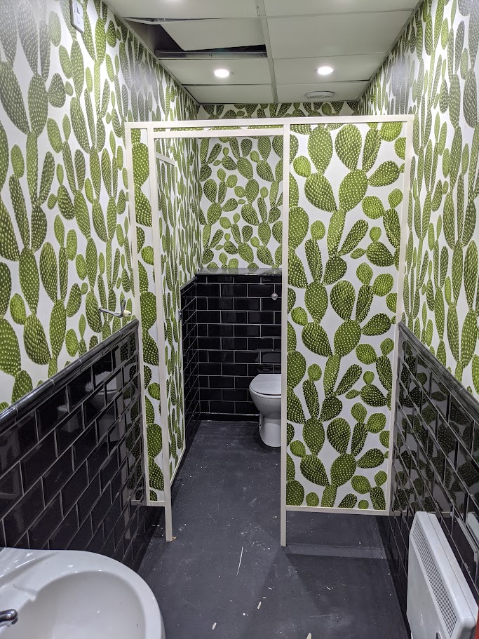 Installing hygienic vinyl wallcovering in a clinical or healthcare setting