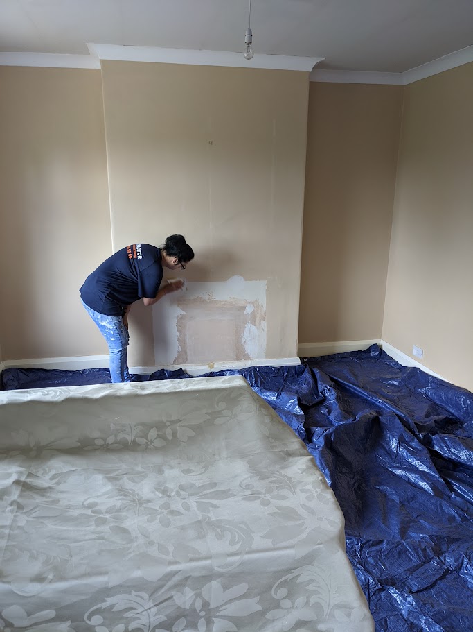 Making good walls and surfaces after maintenance works